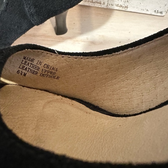 🍁Michael Kors Black Suede heels. 6.5M - Picture 6 of 6